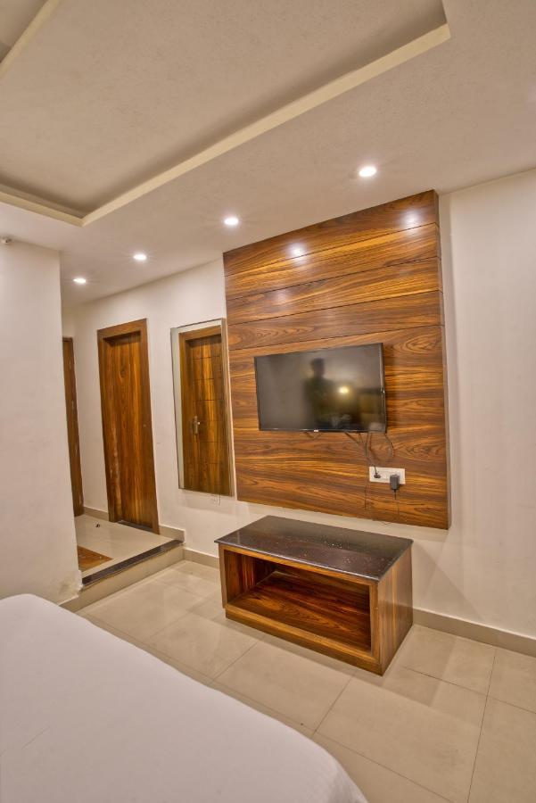 Height View Residency Ξενοδοχείο Ντεχραντούν Εξωτερικό φωτογραφία